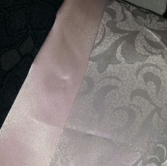 Victoria Secret Vintage Pink Lingerie Robe - Picture 6 of 7